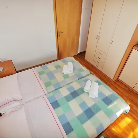 Apartament Apartman Esteral *